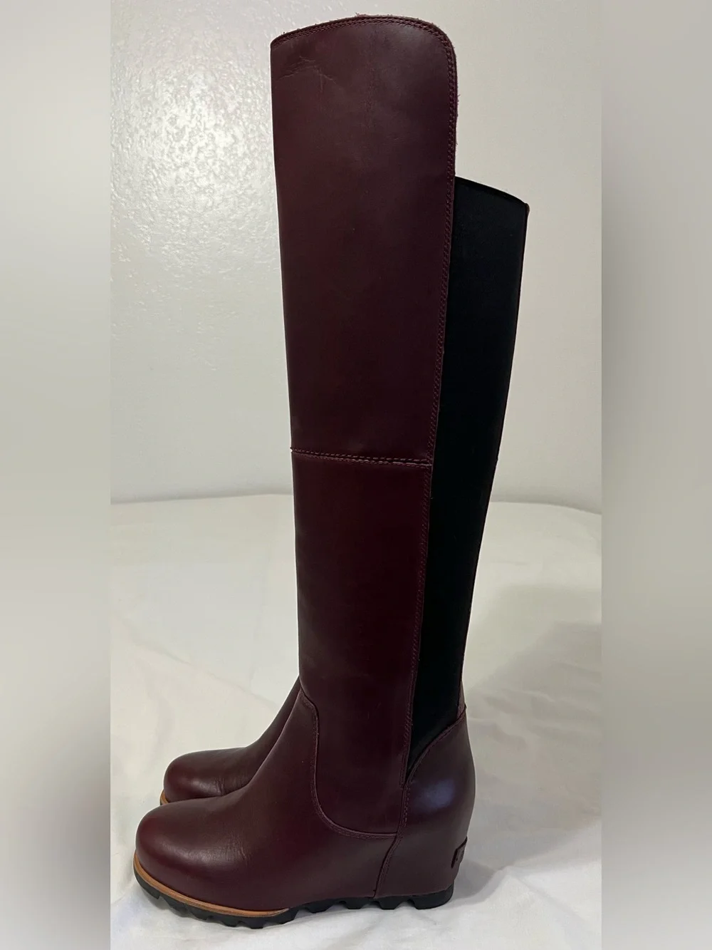 NWOB SOREL Fiona Lux Burgundy Leather Over-the-Knee Wedge Boots Size 8